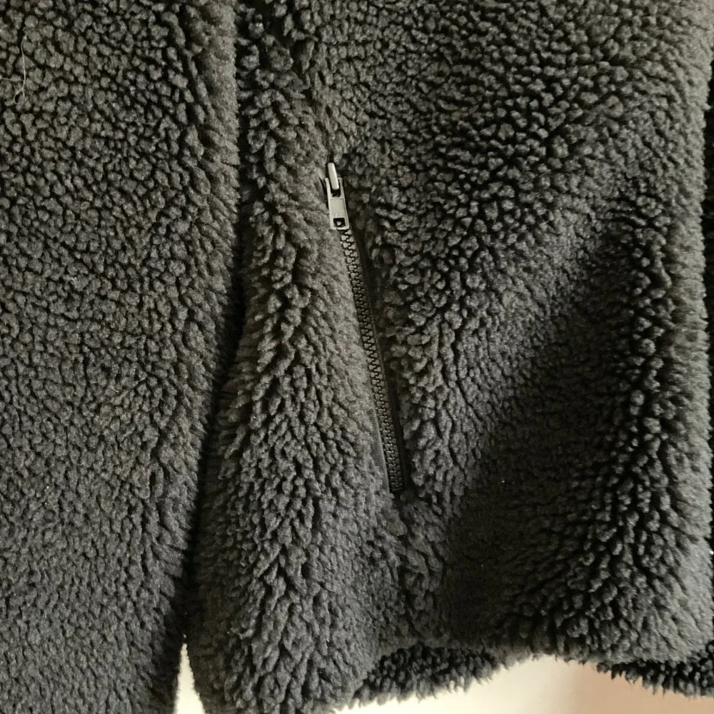 ALO Yoga Black LA Cropped Full Zip Sherpa Fleece Hooded Jacket - Size XS